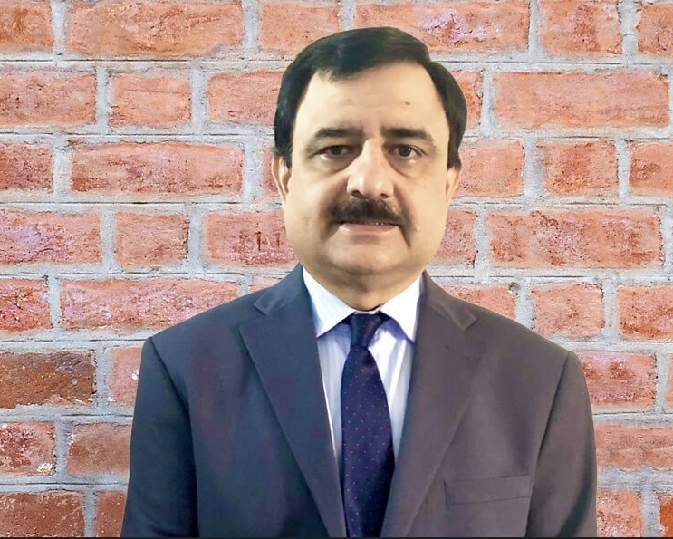 Prof.(Dr.)Raman Gujral 
